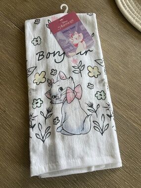 Disney Aristocats Marie Kitchen Towel NWT